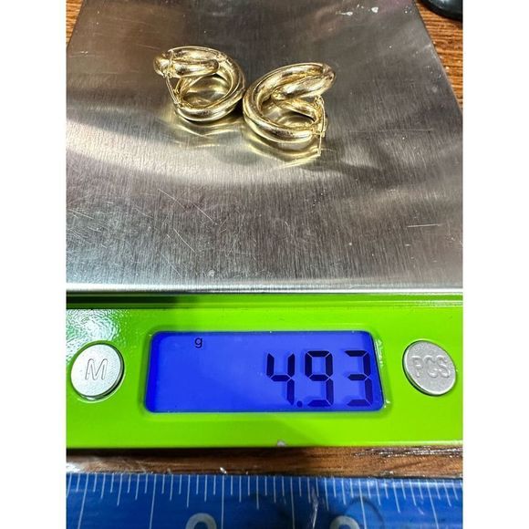 SOLD! Unique 14k yellow gold twist hoop earrings - Picture 7 of 8